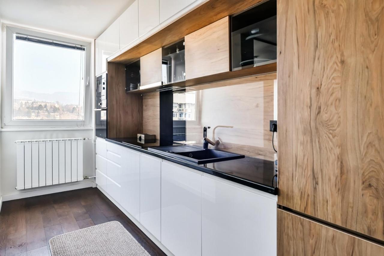 סראייבו 2 Bedroom Penthouse In City Center, Free Parking מראה חיצוני תמונה