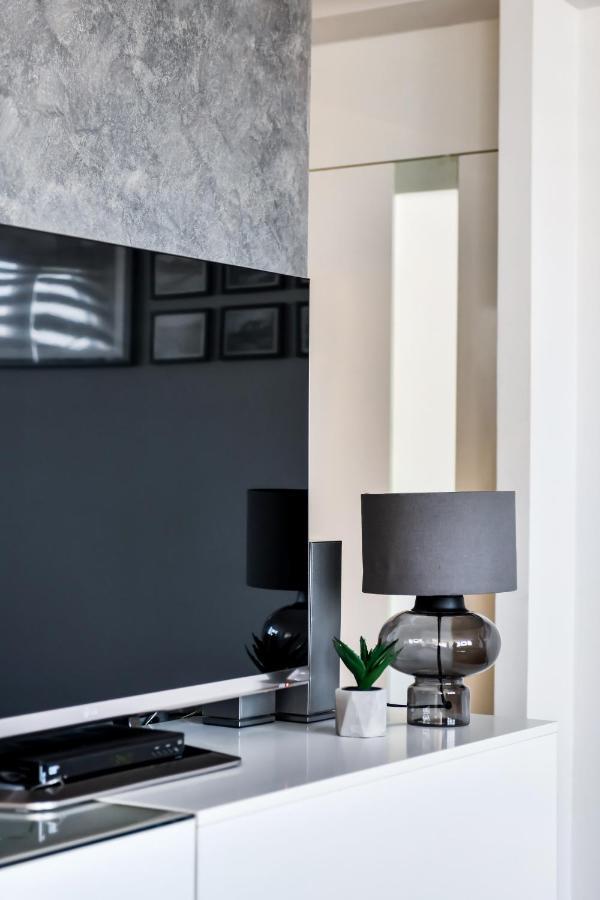 סראייבו 2 Bedroom Penthouse In City Center, Free Parking מראה חיצוני תמונה